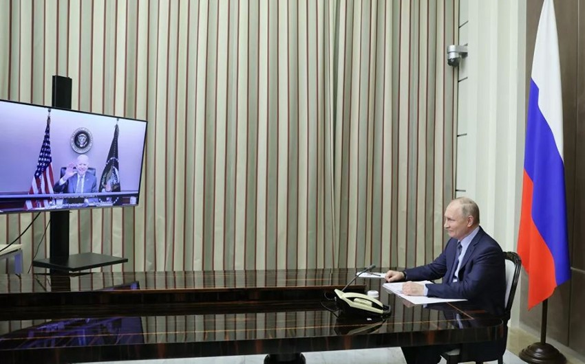 Cozef Baydenlə Vladimir Putin bir saat telefonla danışıb