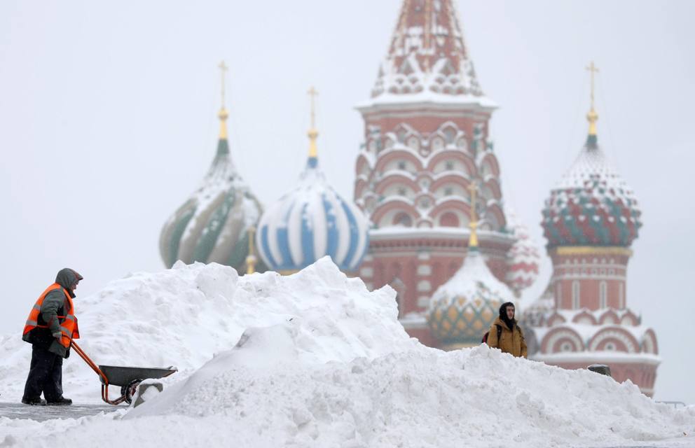 Moskva şəhərinə güclü qar yağıb