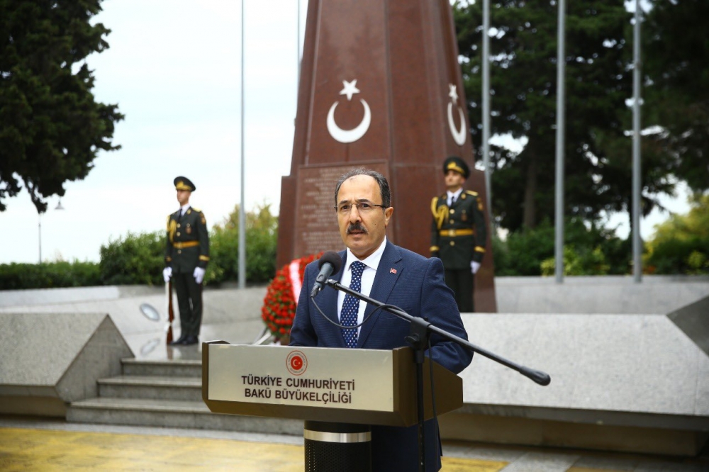 “Türk şəhidliyi” abidəsi ziyarət edilib - FOTO