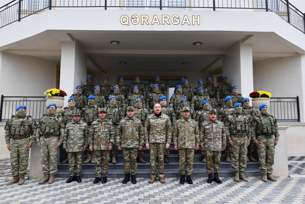 Prezident Füzuli rayonunda yeni istifadəyə verilmiş “N” saylı hərbi hissəsində yaradılan şəraitlə tanış olub - FOTO